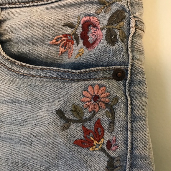 Mossimo flower embroidered high rise jean shorts - Picture 2 of 6